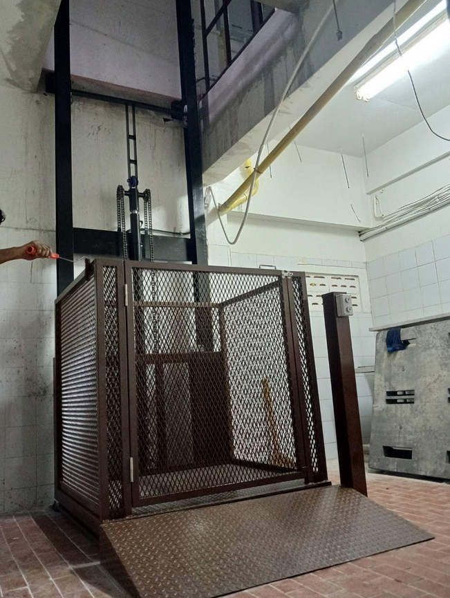 HYDRAULIC LIFT ELEVATOR 7